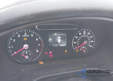 2017 Kia Sorento 2.4L Lx z USA, uszkodzony, nr VIN 5XYPGDA3XHG282132